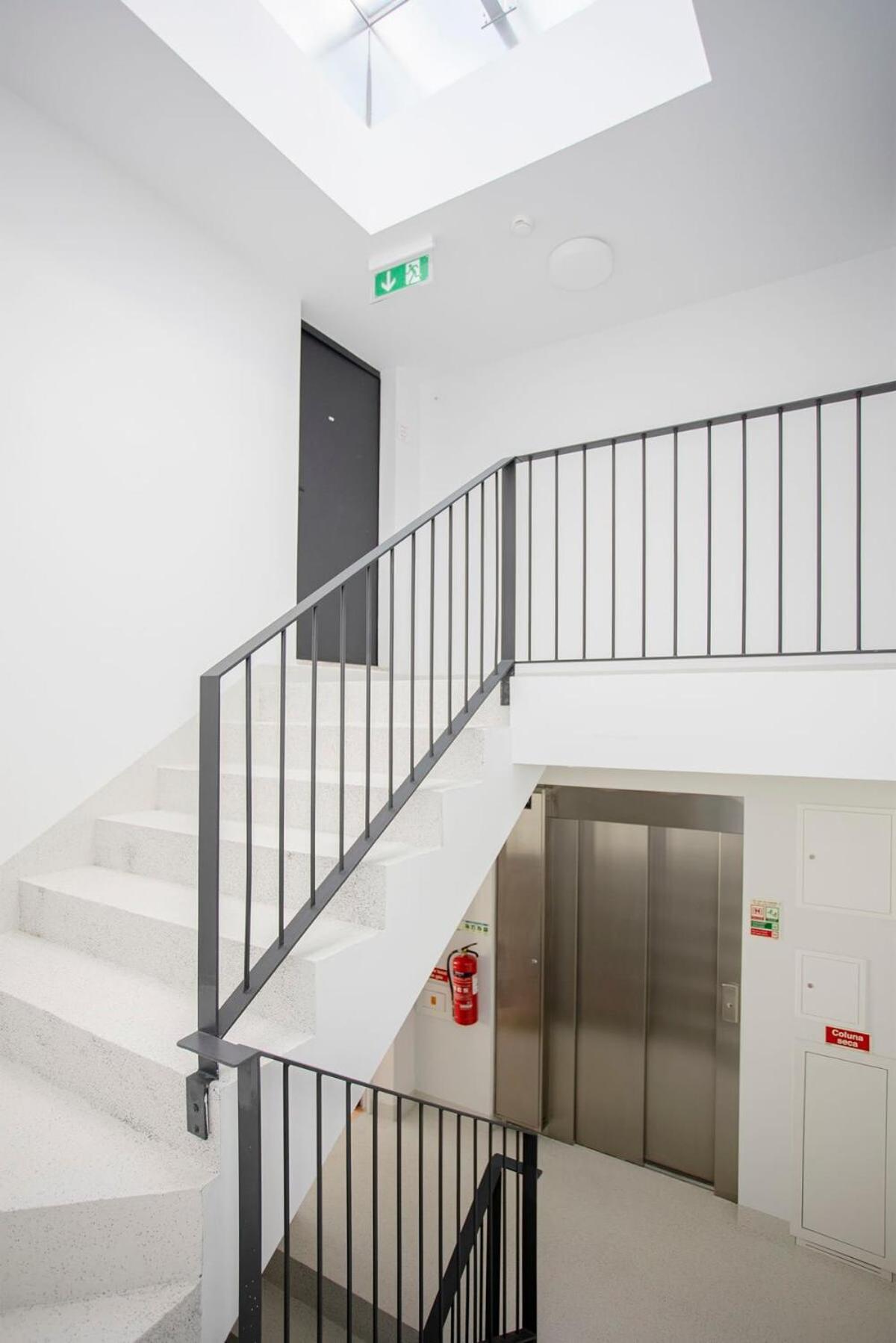 Liiiving In Porto-Modern & Glam Rooftop Apartment Bagian luar foto