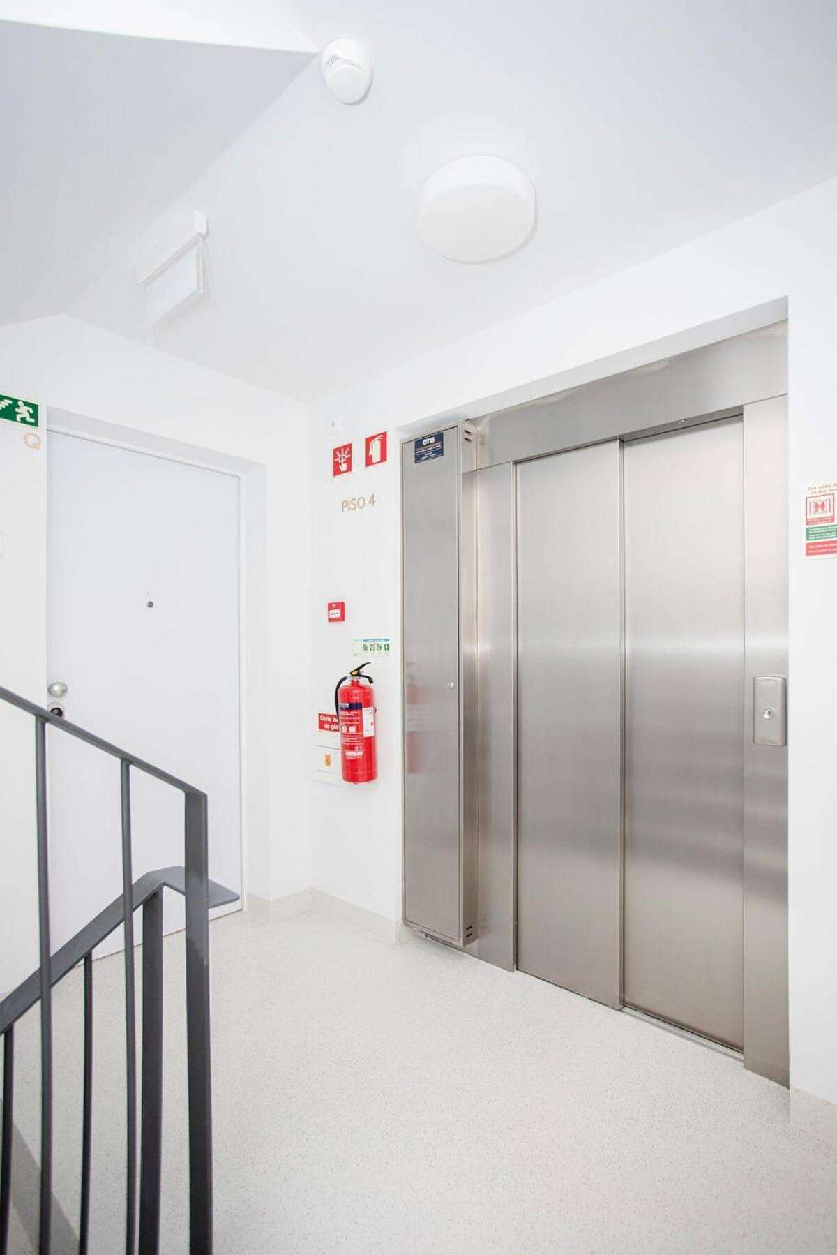 Liiiving In Porto-Modern & Glam Rooftop Apartment Bagian luar foto